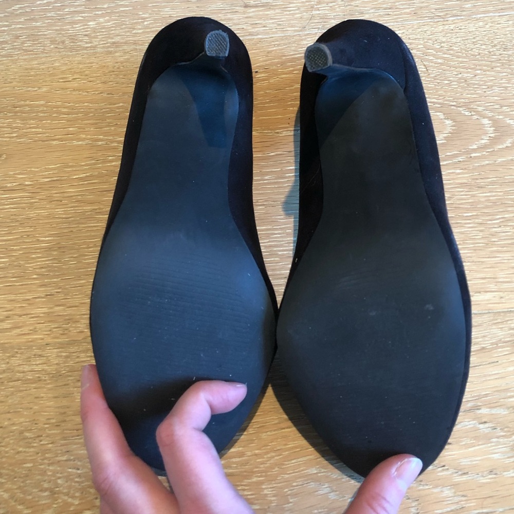 Black High Heels - Picture 3 of 3